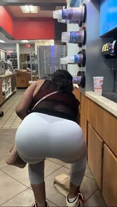 Thick Ebony MILF Ass Sitting Nice In White Tights (upshots, closeups)