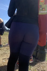 Nice butt in purple leggings