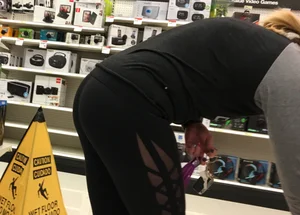 Target blonde with glasses has a nice ass in tight leggings