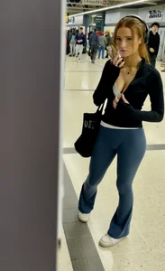 Skintight cute hottie, didn’t mind being recorded. (OC)