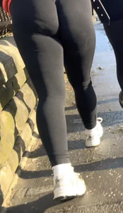 Phat ass in leggings