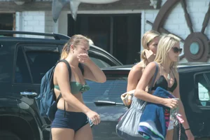 Huge collection of sexy girls out in bikinis in Florida