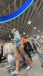 Blondie with skin color shorts and some milfs rocking the bubble butts today at the mall