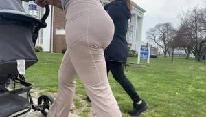 Thick Latina Milf in flare leggings (OC) (GIFs)