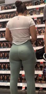Amazing apple shaped ass OC