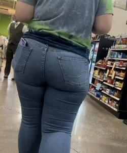 Thick PAWG had Some Booty Meat