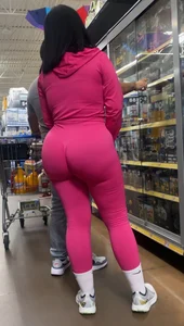 Milf of the day! Perfect fatass in all pink