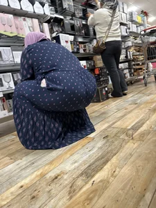 Not a fan of hijab but huge ass squat