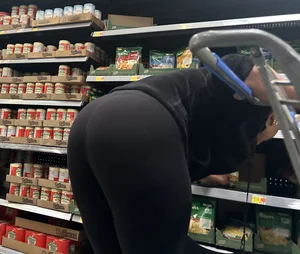 Fine lady in black shopping Bendover/squat‼️