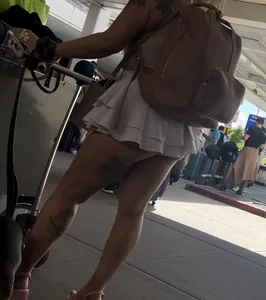 Tatted / Pawg showing ass in skirt for everyone to see (OC)