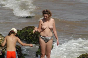 Sexy mature girls on Vilanova topless beach