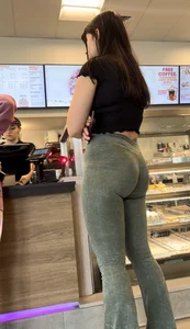 Top Tier Pawg Flares *bending over 4 me* AMAZING
