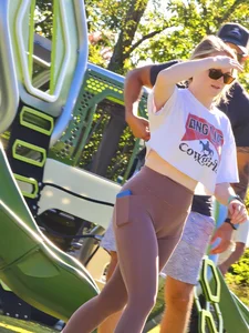 Blonde Fit Mommy - Big Cameltoe (OC)