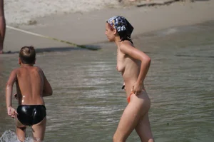 Verna topless beach girls out in the sun