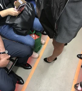 Gorgeous Legs And High-Heeled Shoes Subway Train Creepshot