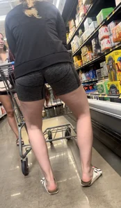 College girl shows off gap to me