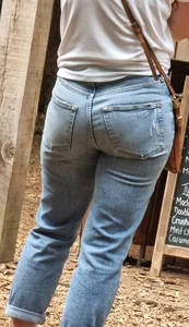Nice milf ass in jeans