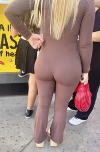 Lots of VPL at the mall