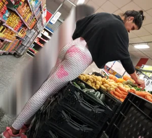 Milf in white and pink leggings