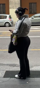 Thickest girl waiting for the bus