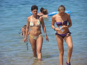 Candid beach and bikini babes