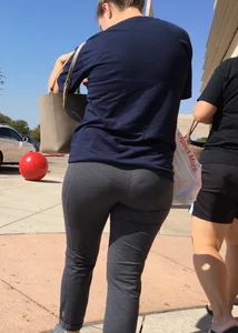 Big booty babe at Target in grey leggings