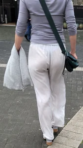Hot milf in white VPL pants street creepshots