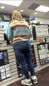 GameStop Round Huge Ass Donk milf