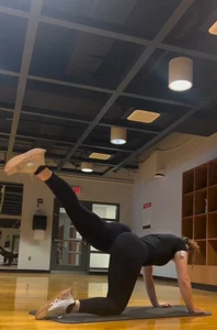 [Non OC] Beauty ass in black leggings