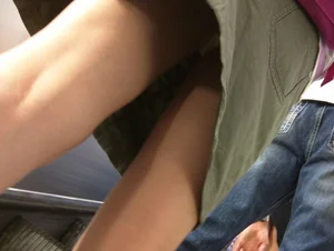 Subway Escalator Upskirt with Hot Skinny Legs