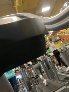 Couple babes at the gym in leggings with nice asses