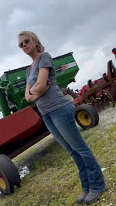 Sexy Farm Milf