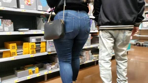Mature Milf in Jeans
