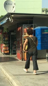 Stocky Candid Milf in Tight Pants Street Creepshot