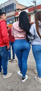 nalgas en jeans lisos