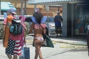 Florida beach and bikini girls
