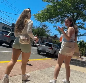 Thicc chick and her friend afternoon stroll w/ tight green yoga shorts
