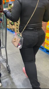 Nice thick milf in jeans