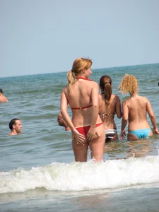 Candid beach and bikini babes