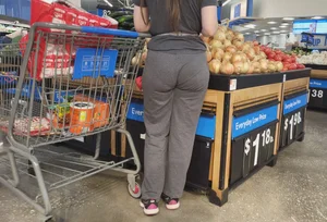 Slim Thick Pawg Brunette In Grey Sweats VPL