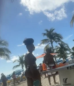 Ebony jiggly bubble
