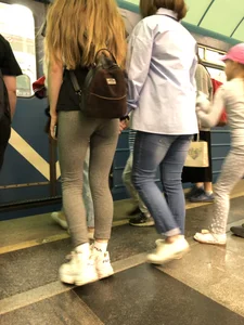 Skinny Girl in Leggings Subway Candid
