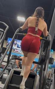 Dumb thicc Latina