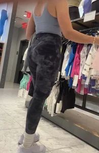 ridiculously fit blonde pawg w glasses in lulus