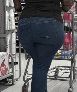 Latina with big ass in tight jeans. OC