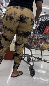Thick ebony in tie dye leggings