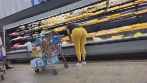 BBL Afro Latina MILF Bending Over