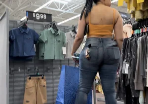 Phat Ass Puerto Rican Milf Can’t stop bending over in front of me / AE Jeans / Walmart