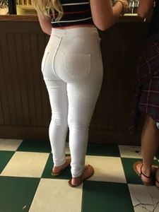 Hot candid booty in tight white pants creepshot closeup