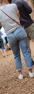Nice milf ass in jeans